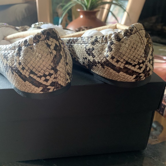 Coach Bailey Ballet Flats - Picture 8 of 13